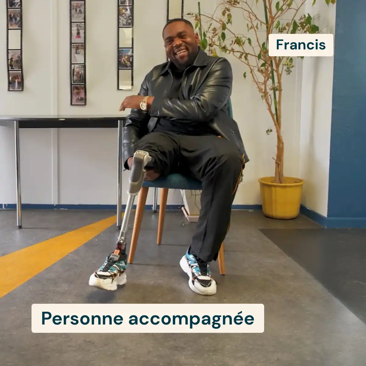 Francis, personne en situation de handicap accompagnée par APF France handicap